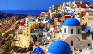 Cruise to the Santorini island